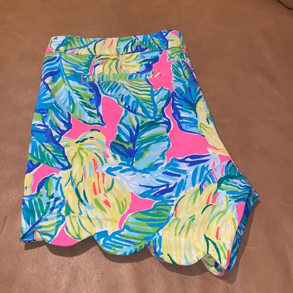Lilly Pulitzer Women Shorts - Picture 6 of 9